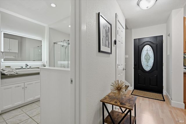 29 Vanessa Ct W, Napa, CA 94558