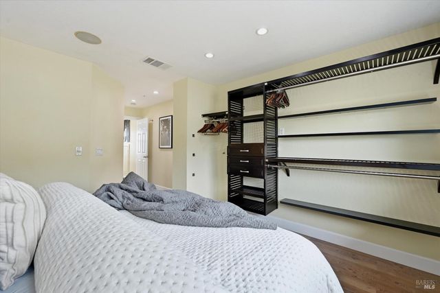 29 Vanessa Ct W, Napa, CA 94558