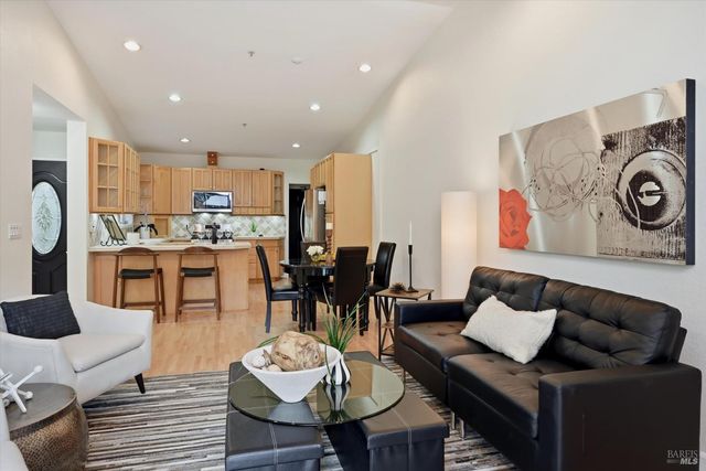 29 Vanessa Ct W, Napa, CA 94558