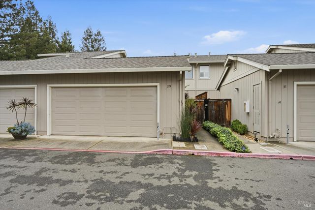 29 Vanessa Ct W, Napa, CA 94558