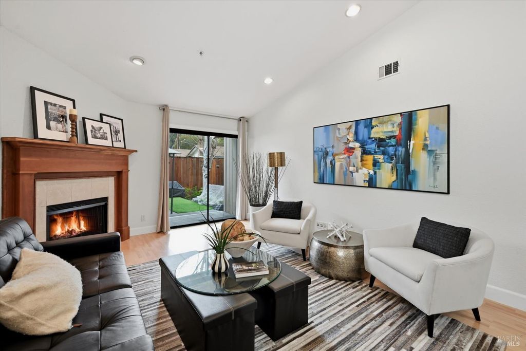 29 Vanessa Ct W, Napa, CA 94558