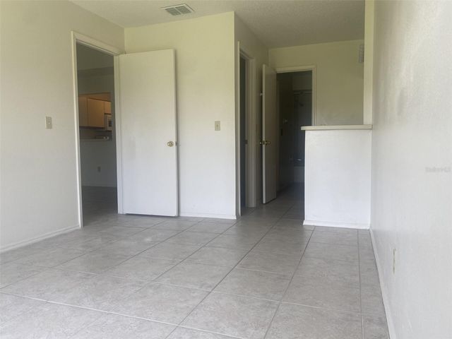 42 PINE ISLAND CIRCLE, Kissimmee, FL 34743