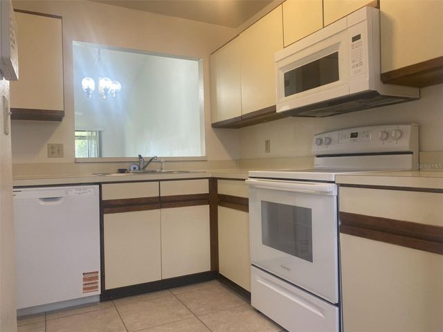42 PINE ISLAND CIRCLE, Kissimmee, FL 34743