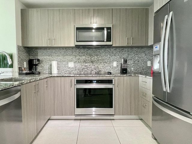 5350 NW 84th Ave 705, Doral, FL 33166