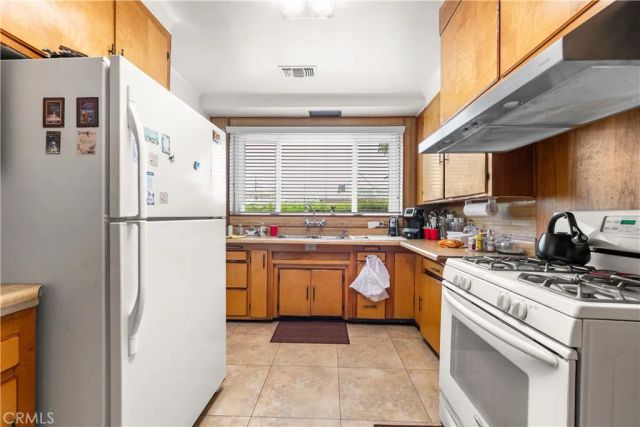 640 W Palmer, Compton, CA 90220