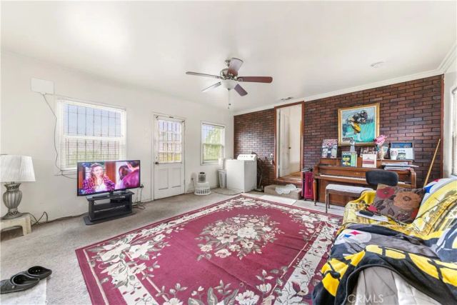 640 W Palmer, Compton, CA 90220