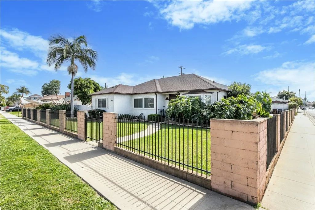 640 W Palmer, Compton, CA 90220