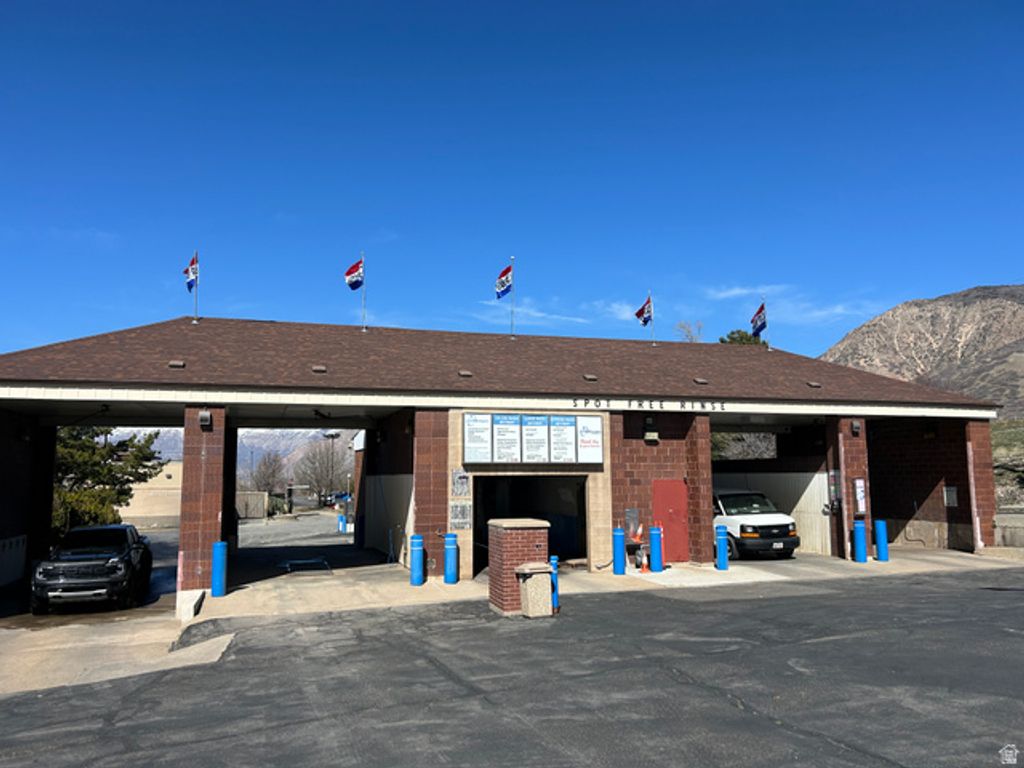 1240 COUNTRY HILLS DR, Ogden, UT 84403