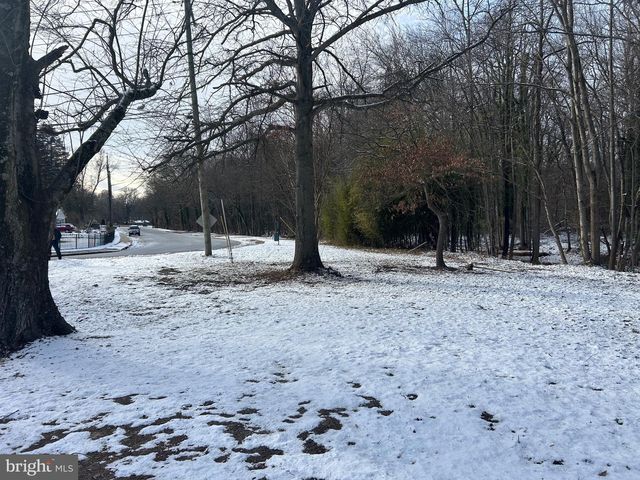 6600 WOODLAND RD, Morningside, MD 20746