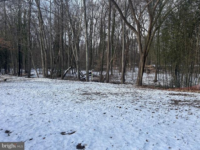 6600 WOODLAND RD, Morningside, MD 20746