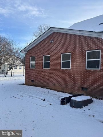 6600 WOODLAND RD, Morningside, MD 20746