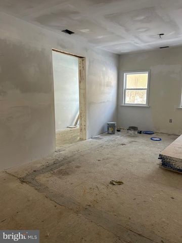 6600 WOODLAND RD, Morningside, MD 20746