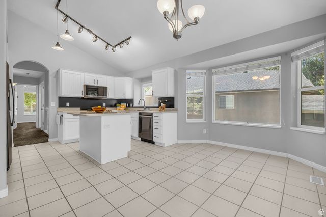 281 E REGENT PARK CT, Midvale, UT 84047