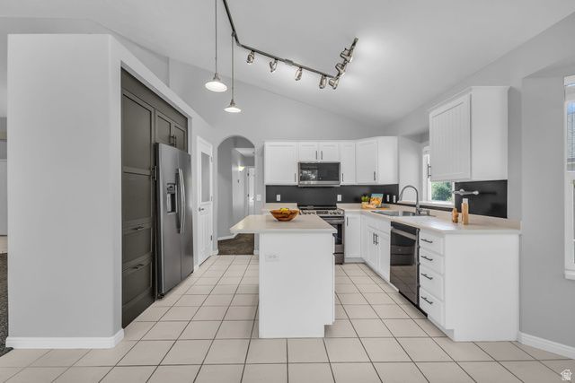 281 E REGENT PARK CT, Midvale, UT 84047