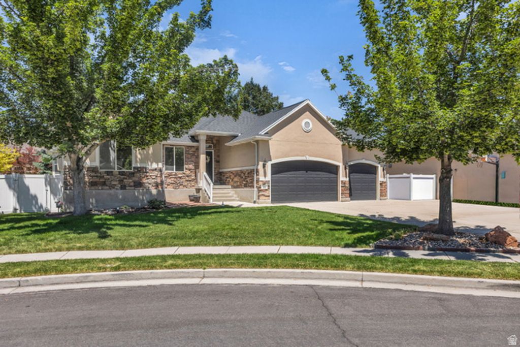 281 E REGENT PARK CT, Midvale, UT 84047
