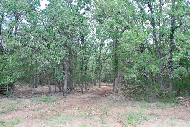 1649 Davis Road, Muldoon, TX 78949