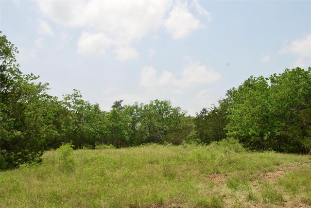 1649 Davis Road, Muldoon, TX 78949