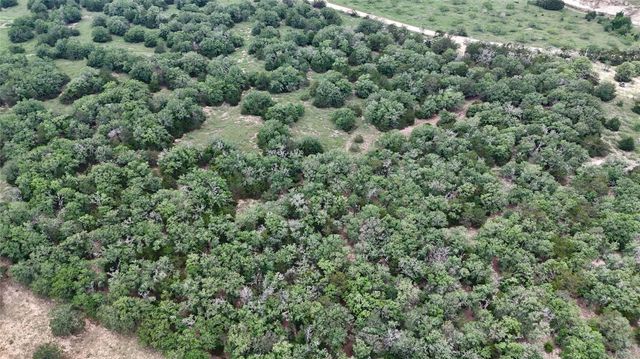 1649 Davis Road, Muldoon, TX 78949