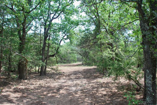 1649 Davis Road, Muldoon, TX 78949