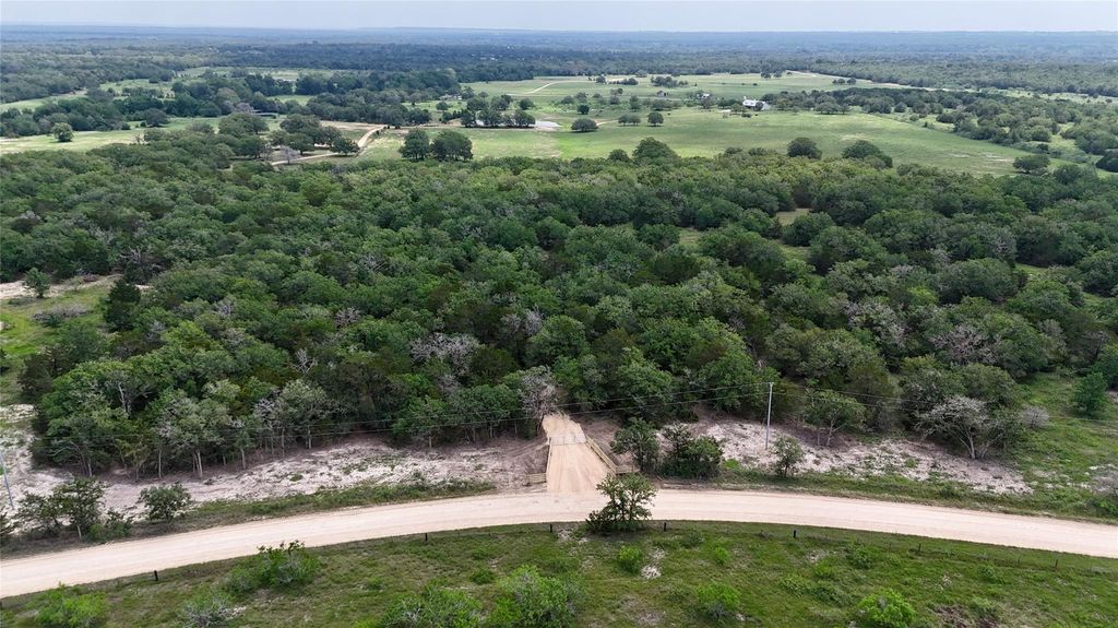 1649 Davis Road, Muldoon, TX 78949