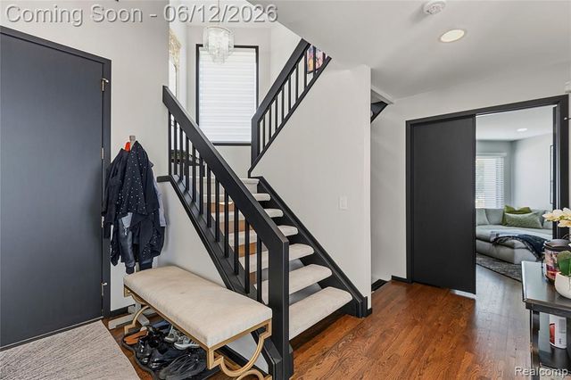 4057 Fox Lake Drive, Bloomfield Hills, MI 48302