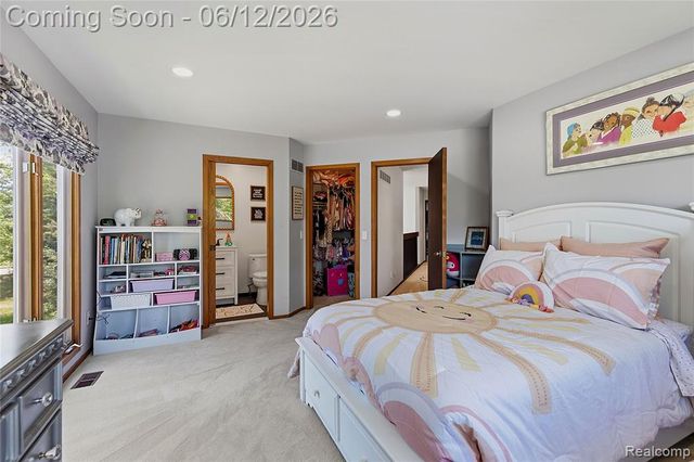 4057 Fox Lake Drive, Bloomfield Hills, MI 48302