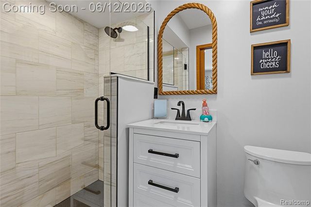 4057 Fox Lake Drive, Bloomfield Hills, MI 48302