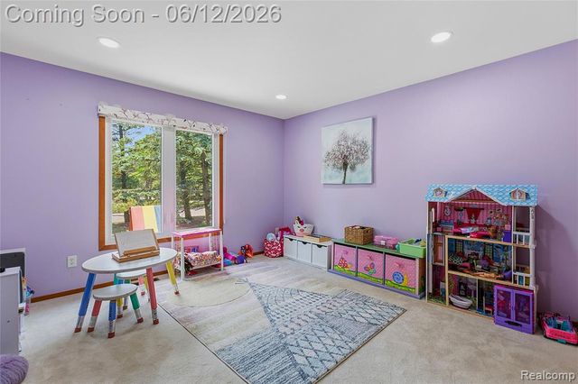 4057 Fox Lake Drive, Bloomfield Hills, MI 48302