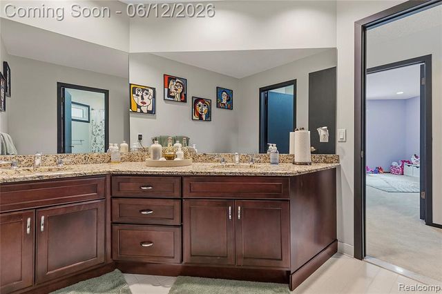 4057 Fox Lake Drive, Bloomfield Hills, MI 48302