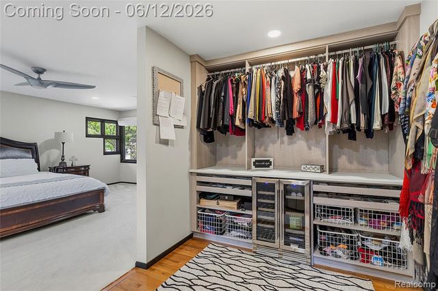 4057 Fox Lake Drive, Bloomfield Hills, MI 48302