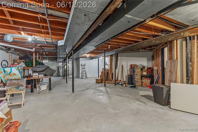 4057 Fox Lake Drive, Bloomfield Hills, MI 48302