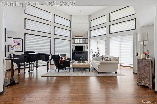 4057 Fox Lake Drive, Bloomfield Hills, MI 48302