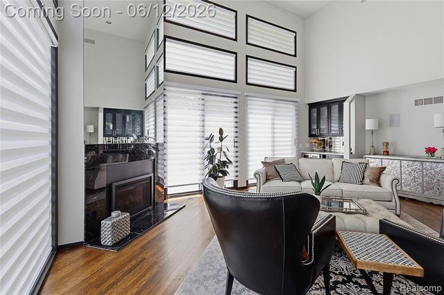 4057 Fox Lake Drive, Bloomfield Hills, MI 48302