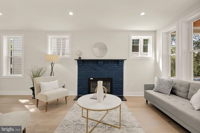 5331 42ND ST NW, Washington, DC 20015