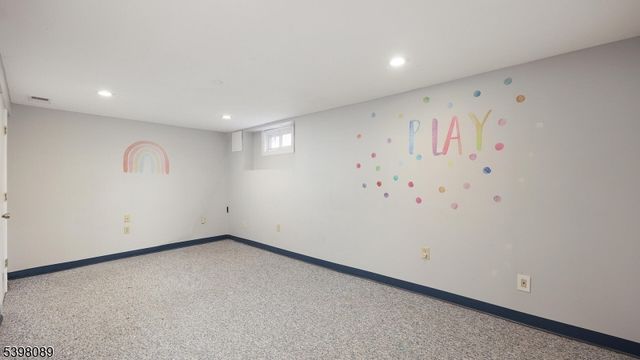 96 Wick Dr, Woodbridge Twp., NJ 08863