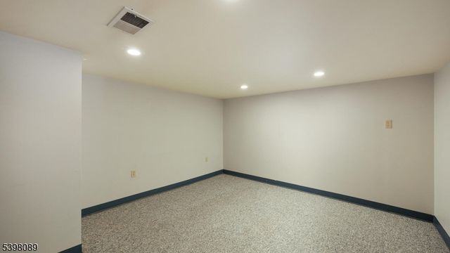 96 Wick Dr, Woodbridge Twp., NJ 08863