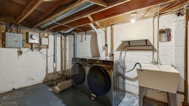 96 Wick Dr, Woodbridge Twp., NJ 08863