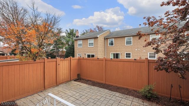 96 Wick Dr, Woodbridge Twp., NJ 08863