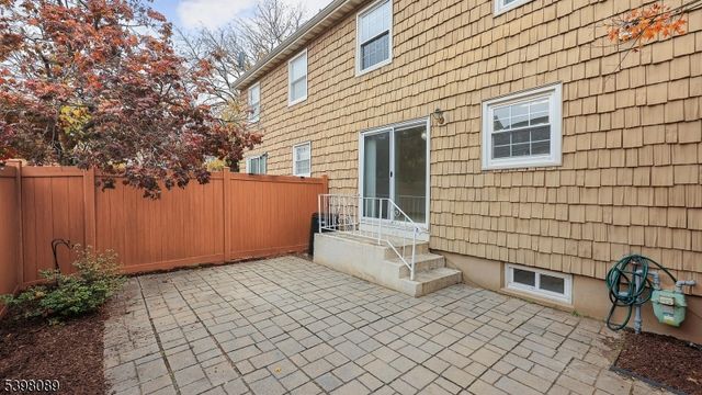 96 Wick Dr, Woodbridge Twp., NJ 08863
