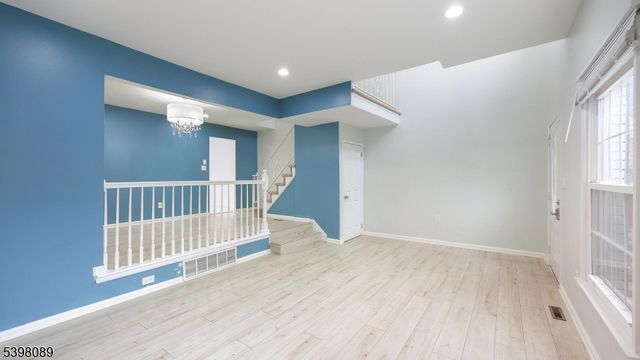 96 Wick Dr, Woodbridge Twp., NJ 08863