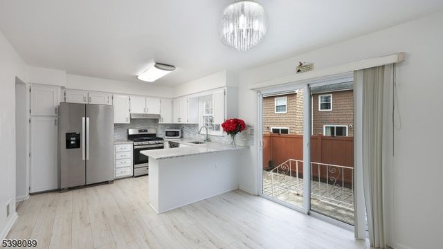 96 Wick Dr, Woodbridge Twp., NJ 08863