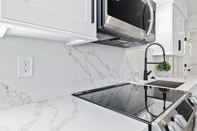 3016 GULF DRIVE, Holmes Beach, FL 34217