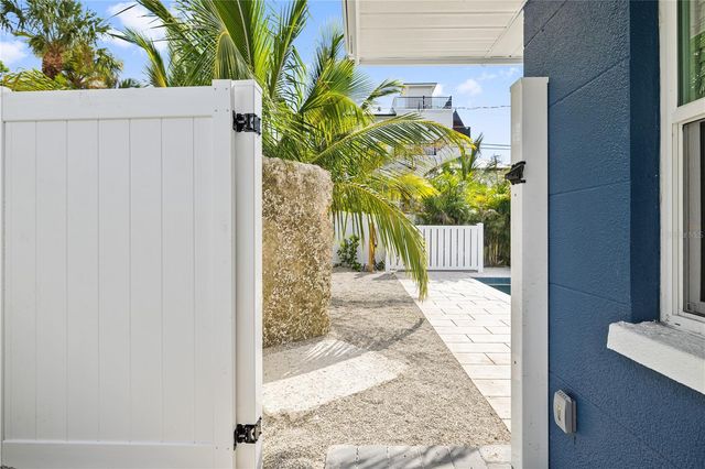 3016 GULF DRIVE, Holmes Beach, FL 34217