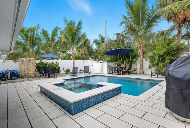 3016 GULF DRIVE, Holmes Beach, FL 34217