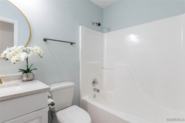 9300 GREYTHORNE Way, Montgomery, AL 36117