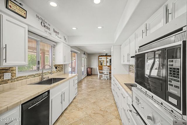 11407 N ARBOR Court, Sun City, AZ 85351