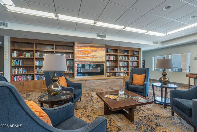 4849 E LAKE POINT Circle, Phoenix, AZ 85044