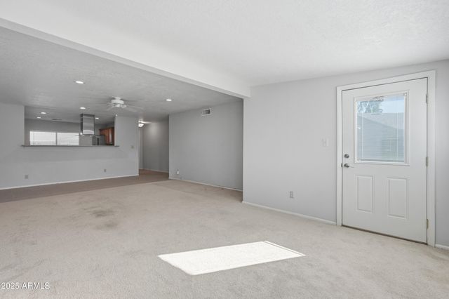 4849 E LAKE POINT Circle, Phoenix, AZ 85044