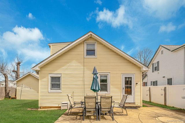 1 William Street, East Northport, NY 11731