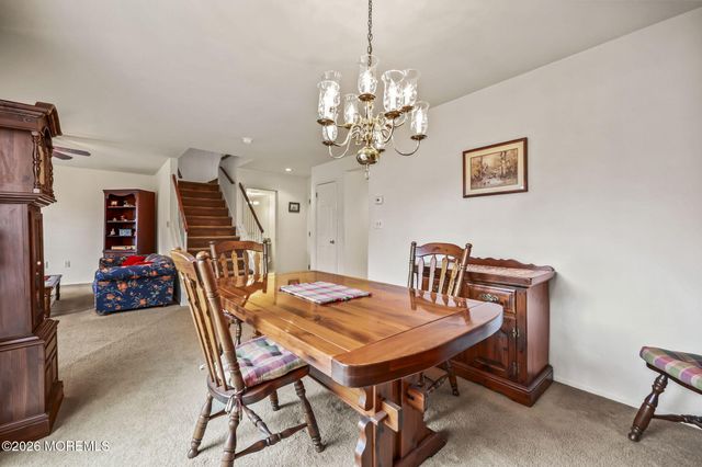 38 Hemlock Way, Freehold, NJ 07728